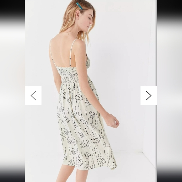 Urban Outfitters Off White W Black Doodle Print Sundress With Smocked Bodice - Picture 2 of 6